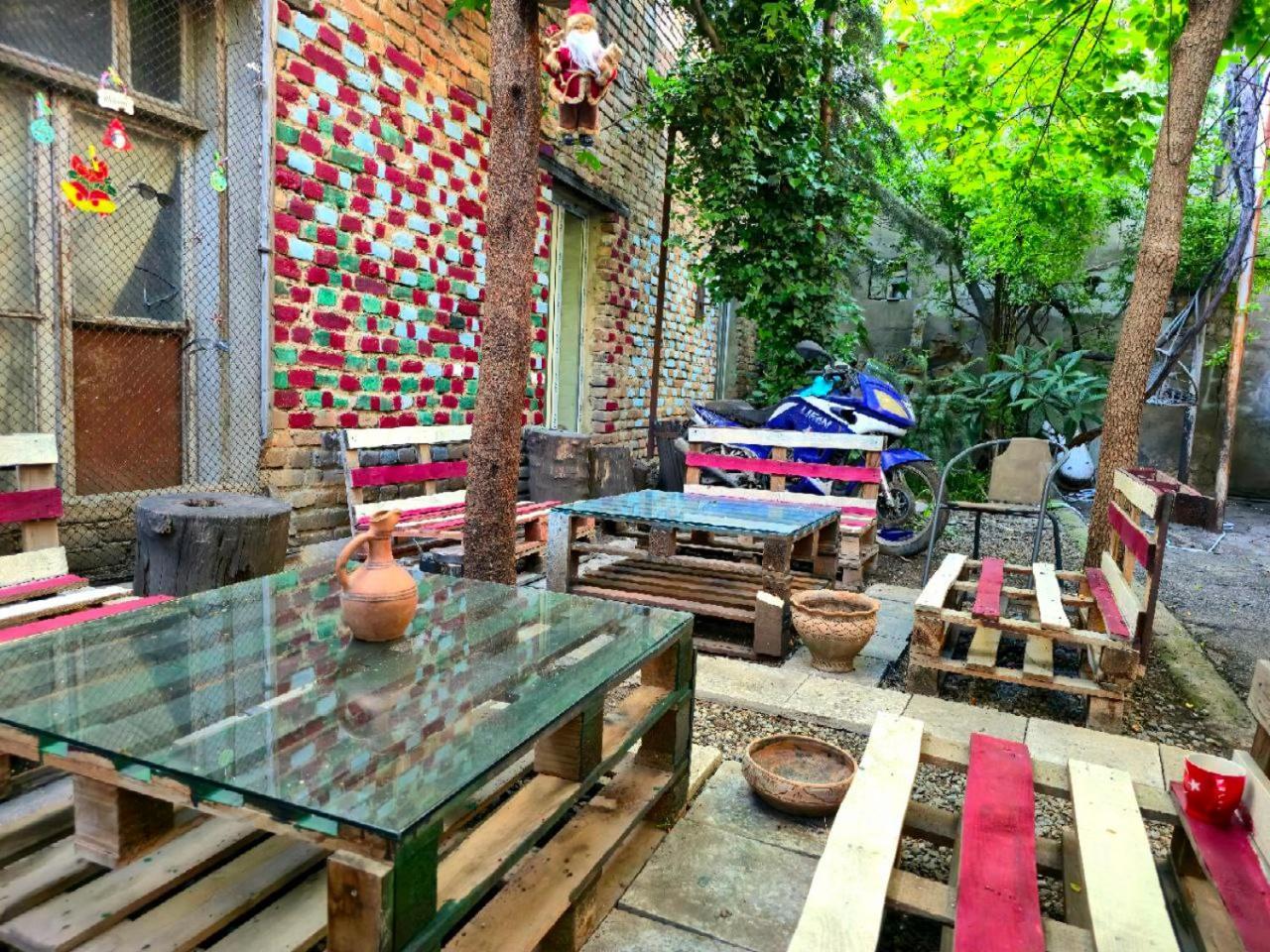Colors Hostel Tbilisi Exterior photo